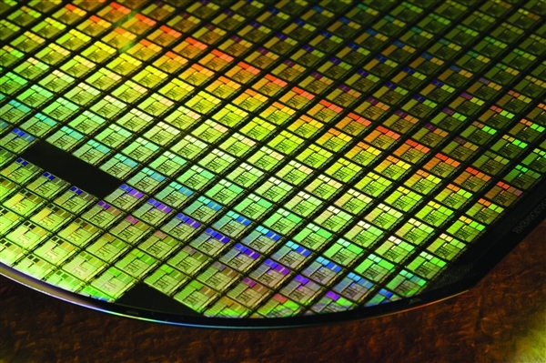 Intel、AMD等要获250亿美元政府补贴：鼓励芯片制造商迁回产线