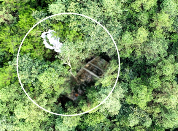 中国第一次：火箭整流罩带伞降落