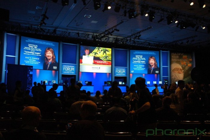 英特尔CEO Pat Gelsinger公开信：继续投资开源软件和开放标准