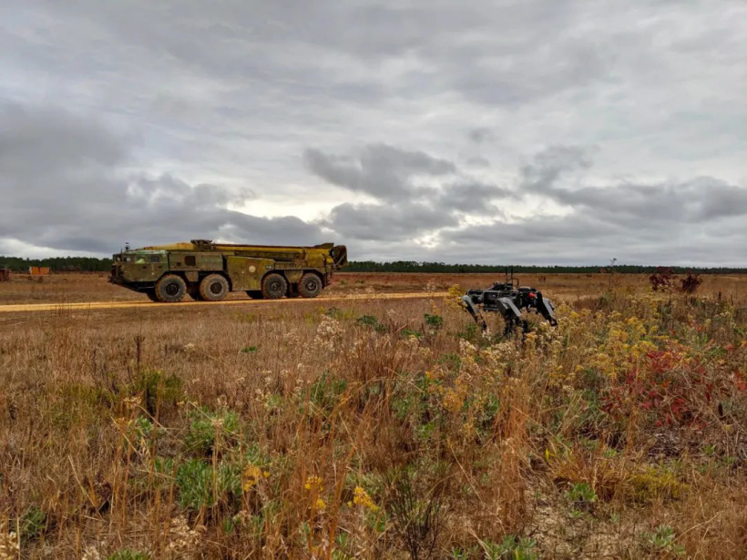 武装机器狗公司 CEO:SPUR 不会自主杀人,监管自主杀伤性武器是政府的事