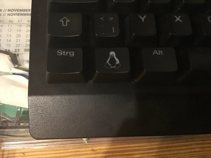 今天在同事桌上看到的键盘