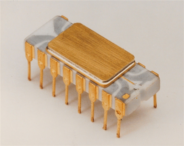 英特尔唐炯：从4004到12代酷睿 同样的价格 6933倍的性能