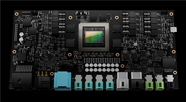 NVIDIA发布全新汽车芯片Thor：8倍性能、770亿晶体管“核弹”