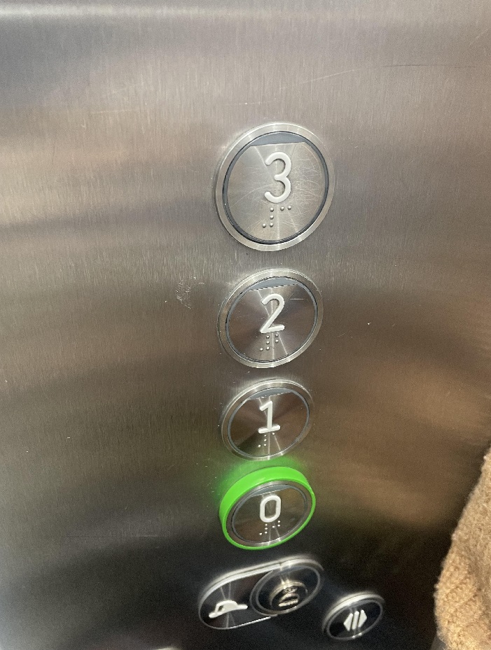 某大厂的程序猿专用电梯