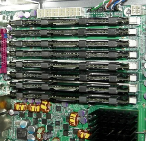 Linux 6.15-rc4 修复 RAM 过多的 32 位系统的内核崩溃