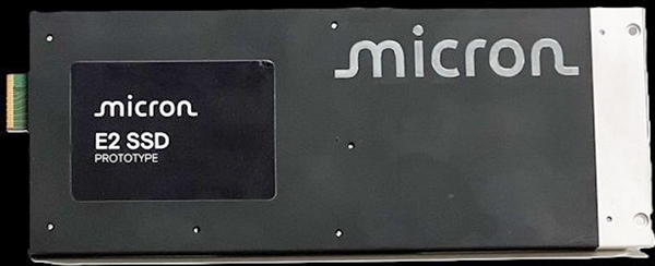 E2新接口SSD容量可达1000TB!功耗高达80W