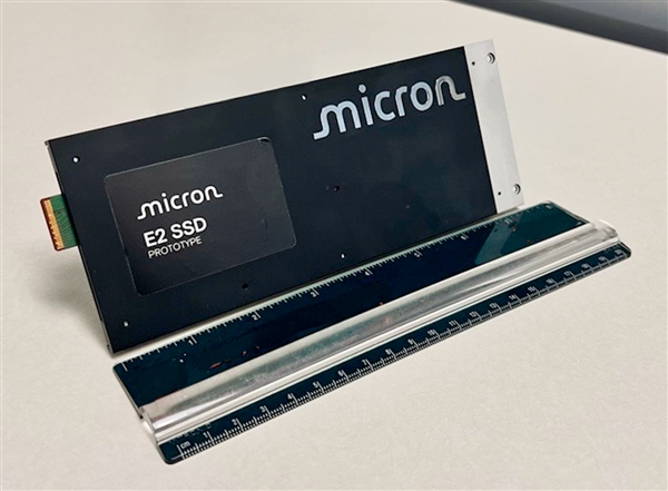 E2新接口SSD容量可达1000TB!功耗高达80W