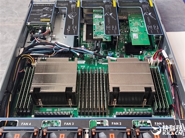 龙芯新品发布会官宣!64核心128线程的龙芯3C6000有望正式登场