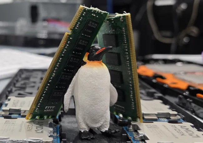 Linux 6.19 的卡住任务与系统死锁检测器可以提供更深入的洞察