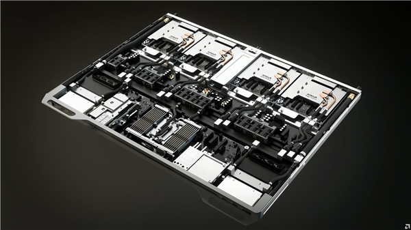 AMD苏姿丰秀出全球首款2nm CPU GPU芯片!22600个核心+31TB HBM4内存