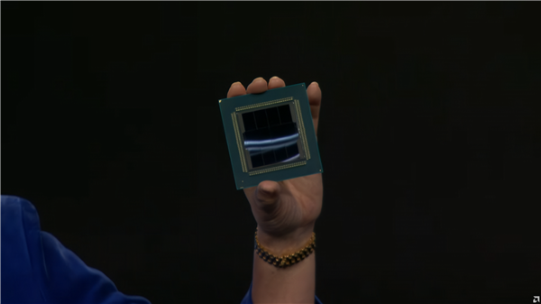 AMD苏姿丰秀出全球首款2nm CPU GPU芯片!22600个核心+31TB HBM4内存