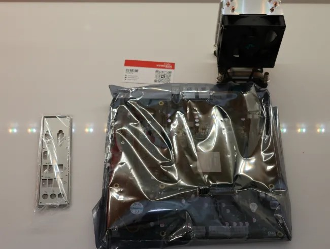 龙芯 3B6000 基准测试：中国龙架构 CPU 与 AMD Zen 5、Intel Arrow Lake 及树莓派 5 的比较